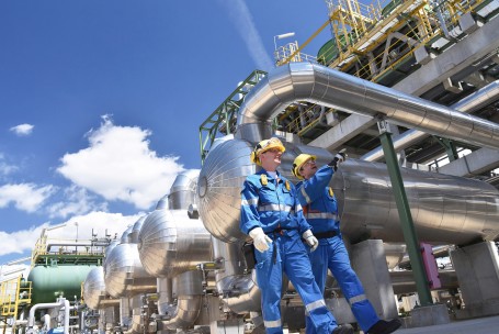 ruim-1000-vacatures-in-chemie-en-farma-ondanks-economische-tegenwind-blijft-sector-op-zoek-naar-technisch-talent